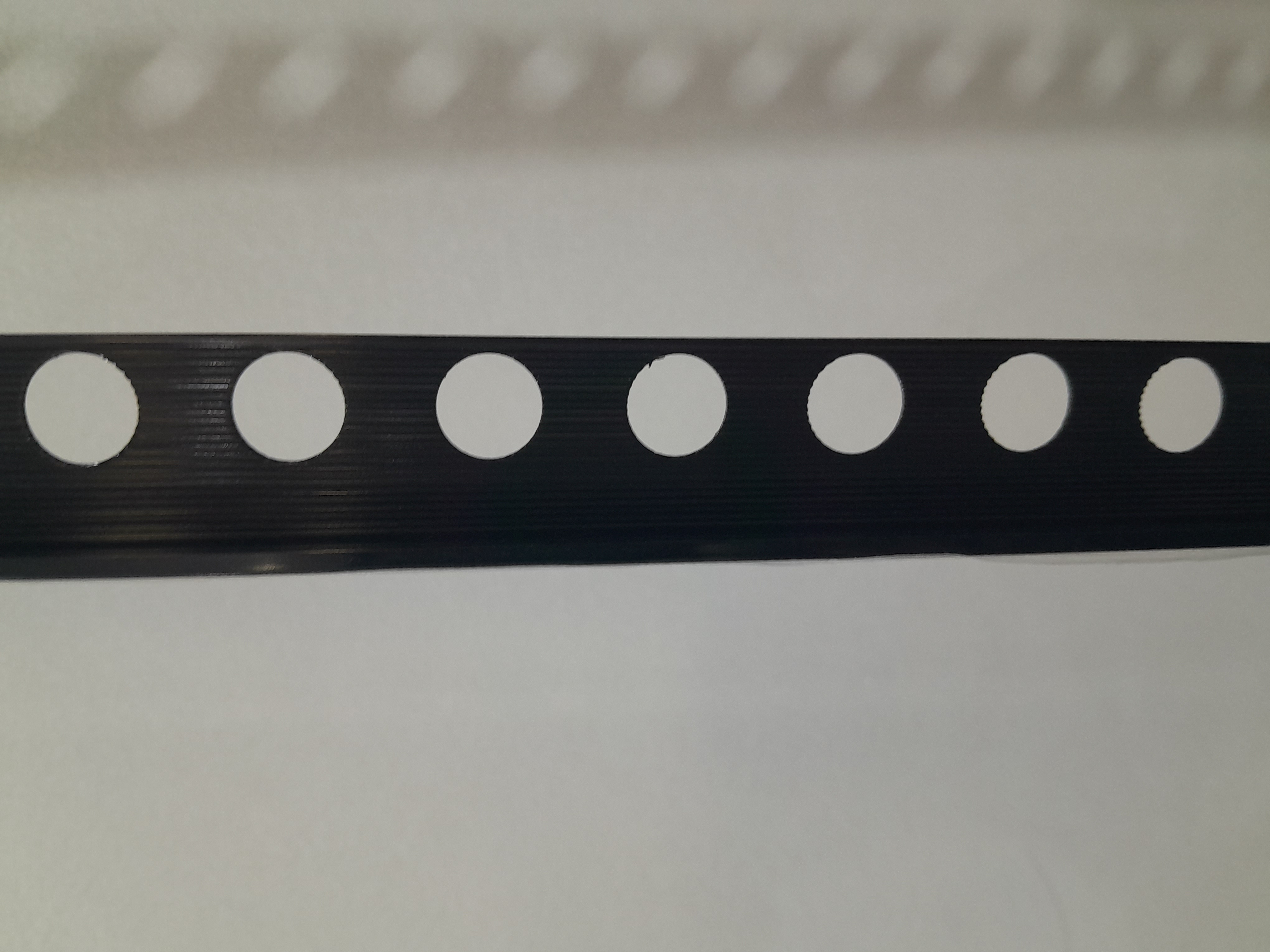 BAGUETTE DE FINITION  DROITE ALU COULEUR NOIR 7.5 MM
