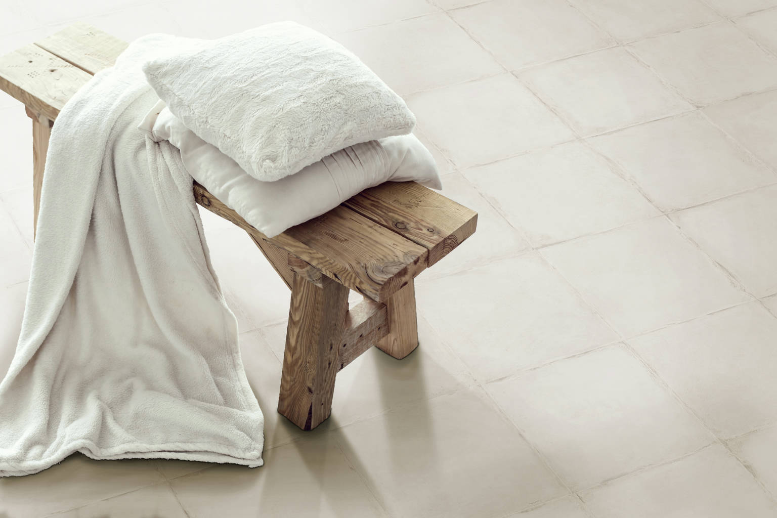 TRIANA BEIGE 25X25